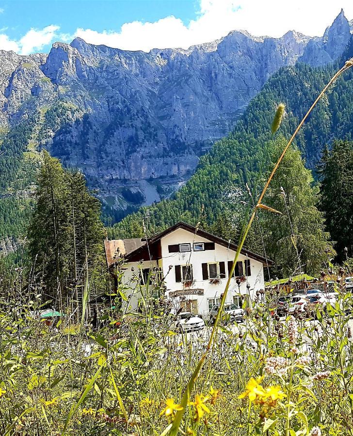 Hotel Ristorante Genzianella Madonna Kültér fotó