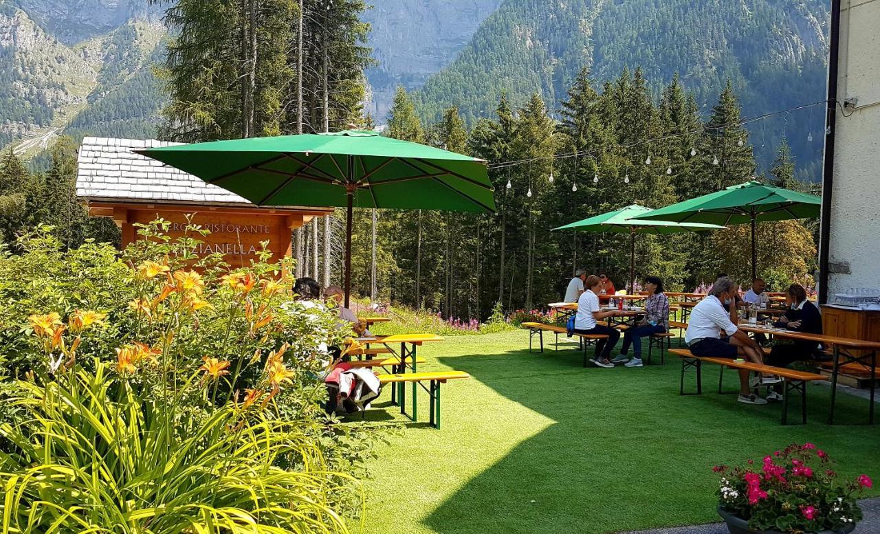 Hotel Ristorante Genzianella Madonna Kültér fotó