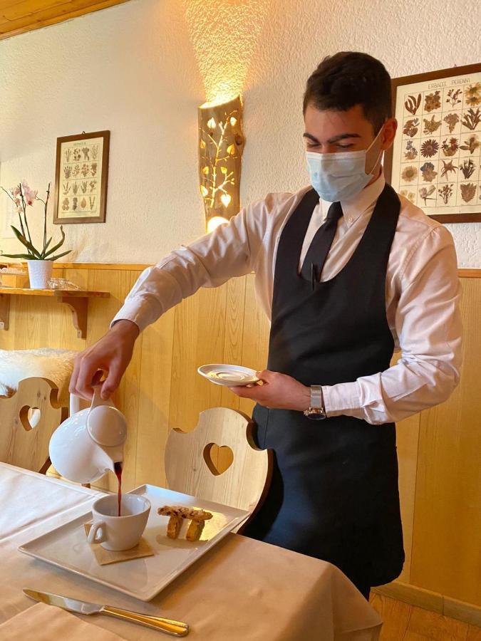 Hotel Ristorante Genzianella Madonna Kültér fotó