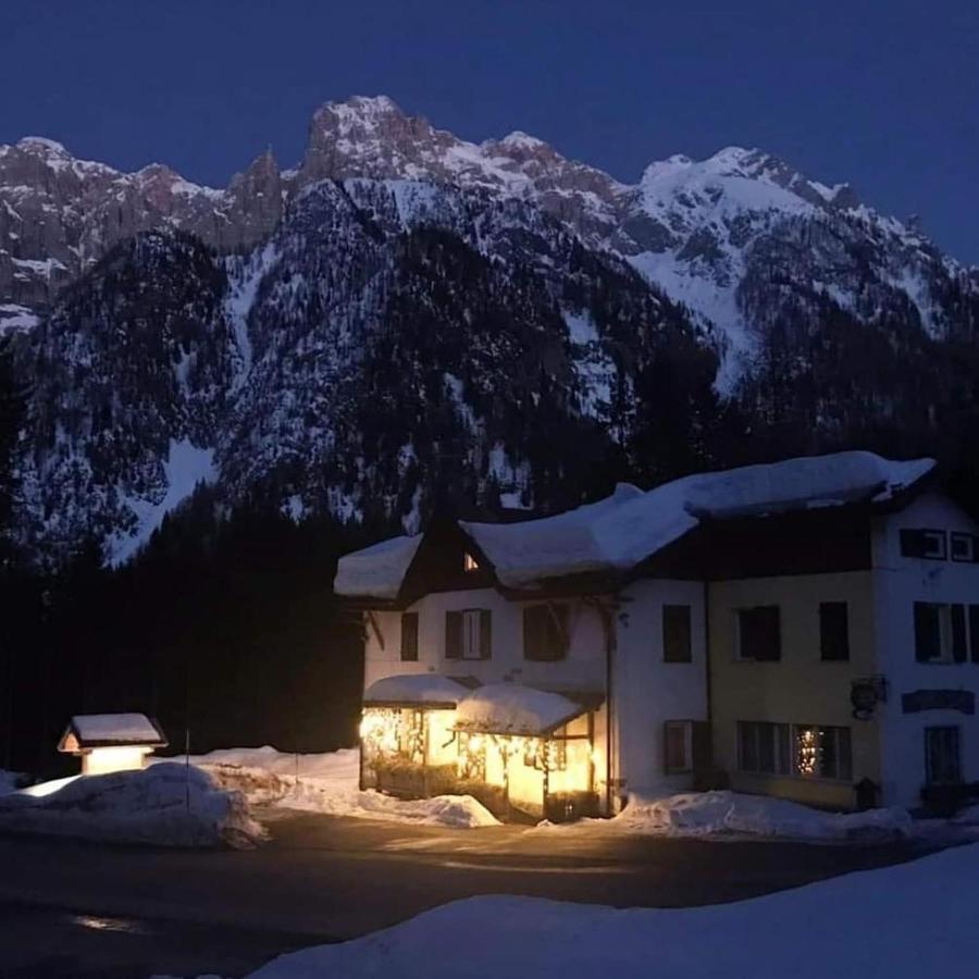 Hotel Ristorante Genzianella Madonna Kültér fotó