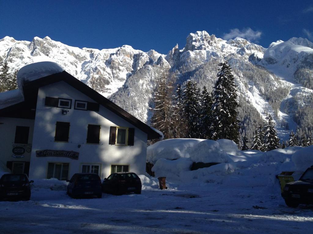 Hotel Ristorante Genzianella Madonna Kültér fotó