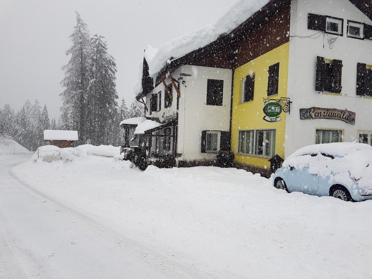 Hotel Ristorante Genzianella Madonna Kültér fotó